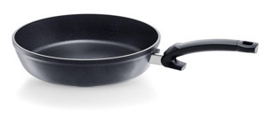 Fissler Levital Comfort Plastik Saplı Alüminyum 20 cm Düz Tava Siyah