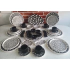 Keramika Black And White Oval-Yuvarlak Desenli 38 Parça Seramik Kahvaltı Takımı Beyaz-Siyah