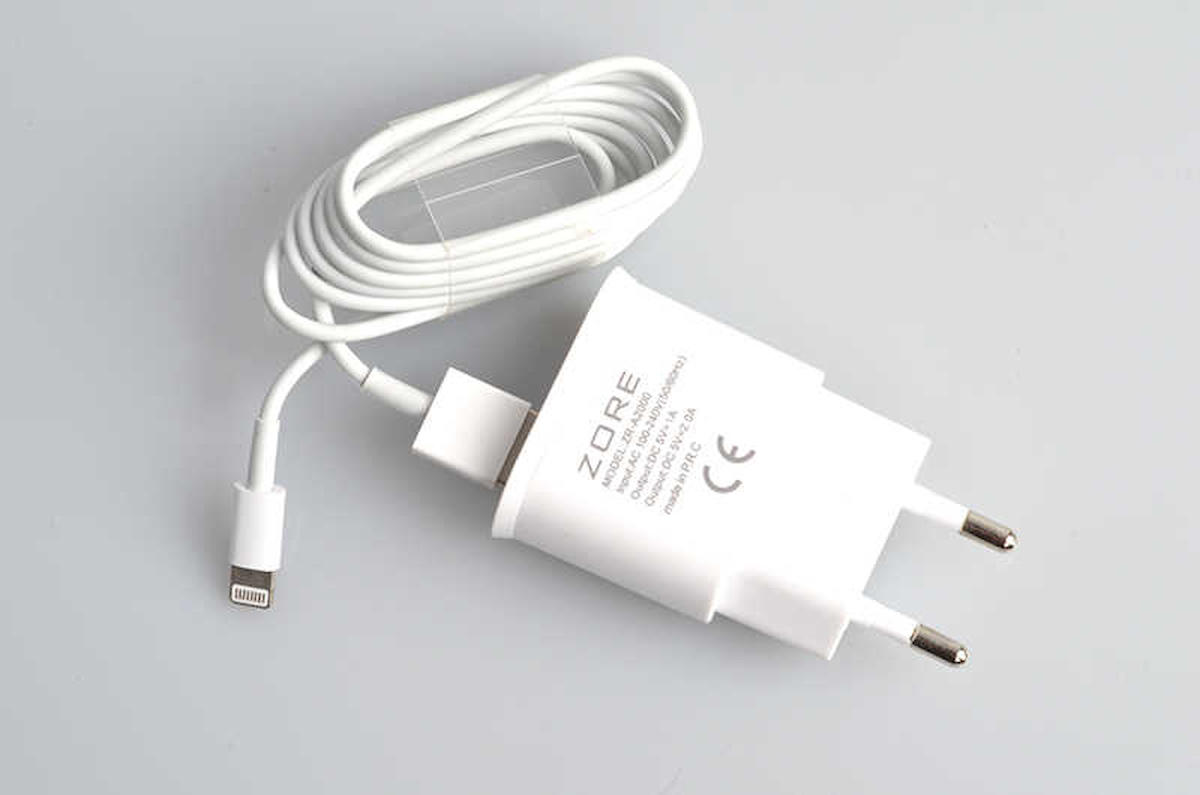 Zore ZR-A2000 iPhone Lightning Kablolu Hızlı Şarj Aleti Beyaz