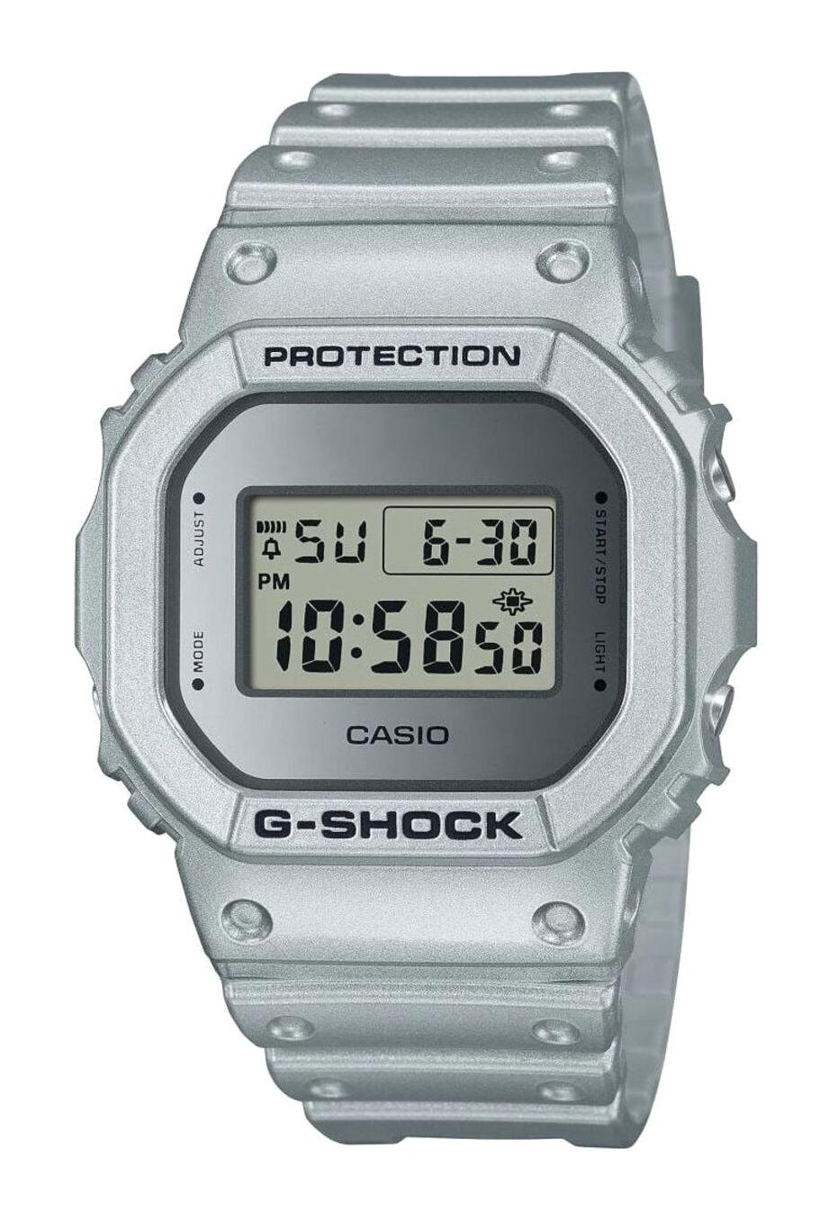 Casio DW-5600FF-8DR Takvimli Beyaz Silikon Kordon Dijital Kol Saati