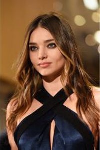 Genel Markalar A4 60 Yaprak Çizgisiz Telli Sert Kapak 1 Adet Miranda Kerr Okul Defteri