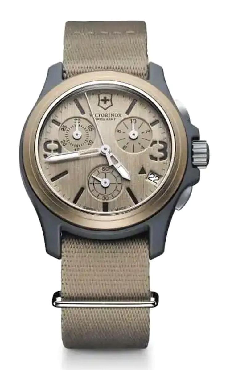 Victorinox Swiss Army 241533 Pusulalı Takvimli 40 mm Kahverengi Kanvas Kordon Analog Kol Saati