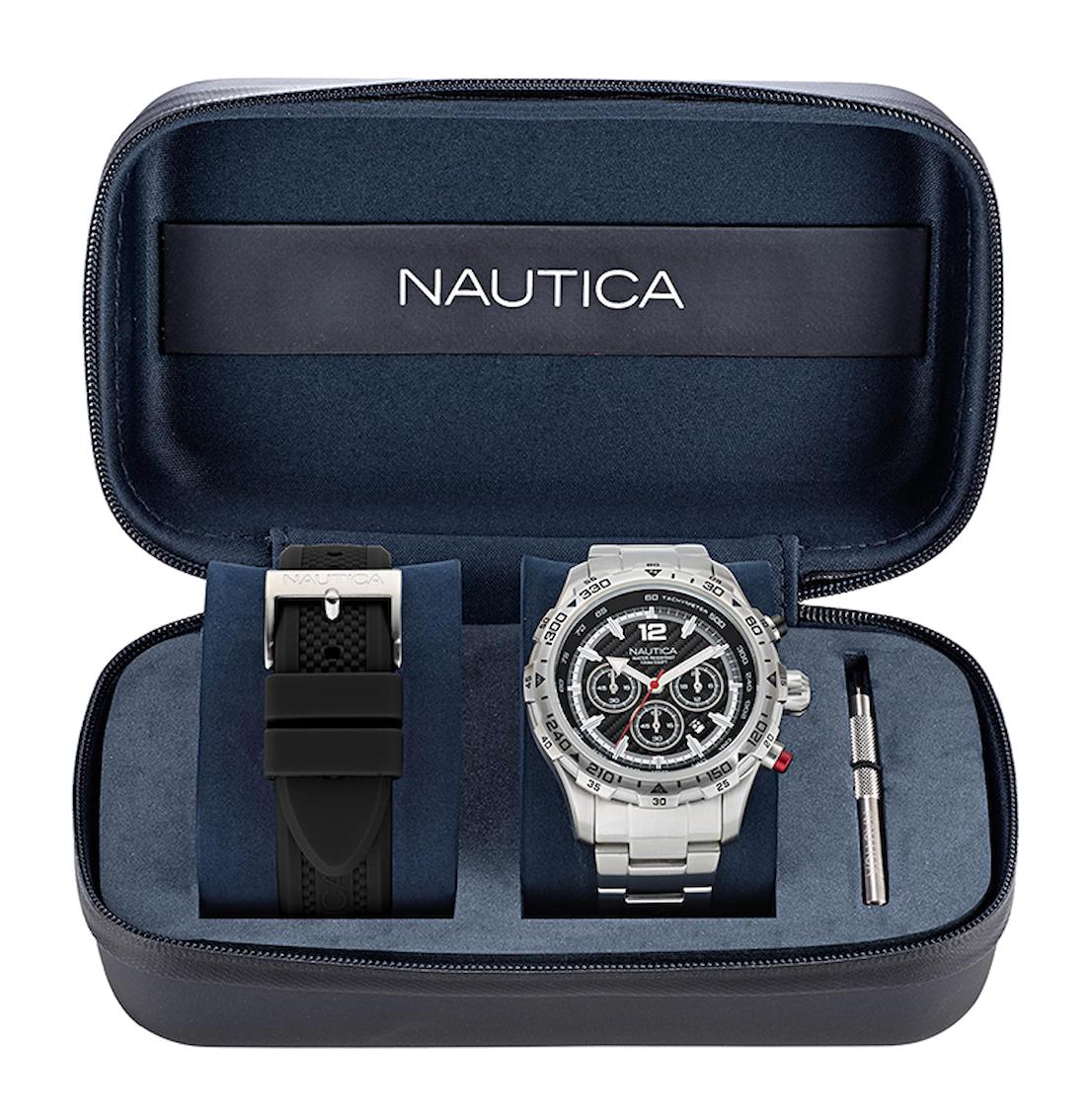 Nautica NAPNSS405 Takvimli 46 mm Gri-Siyah Silikon Kordon Analog Erkek Kol Saati