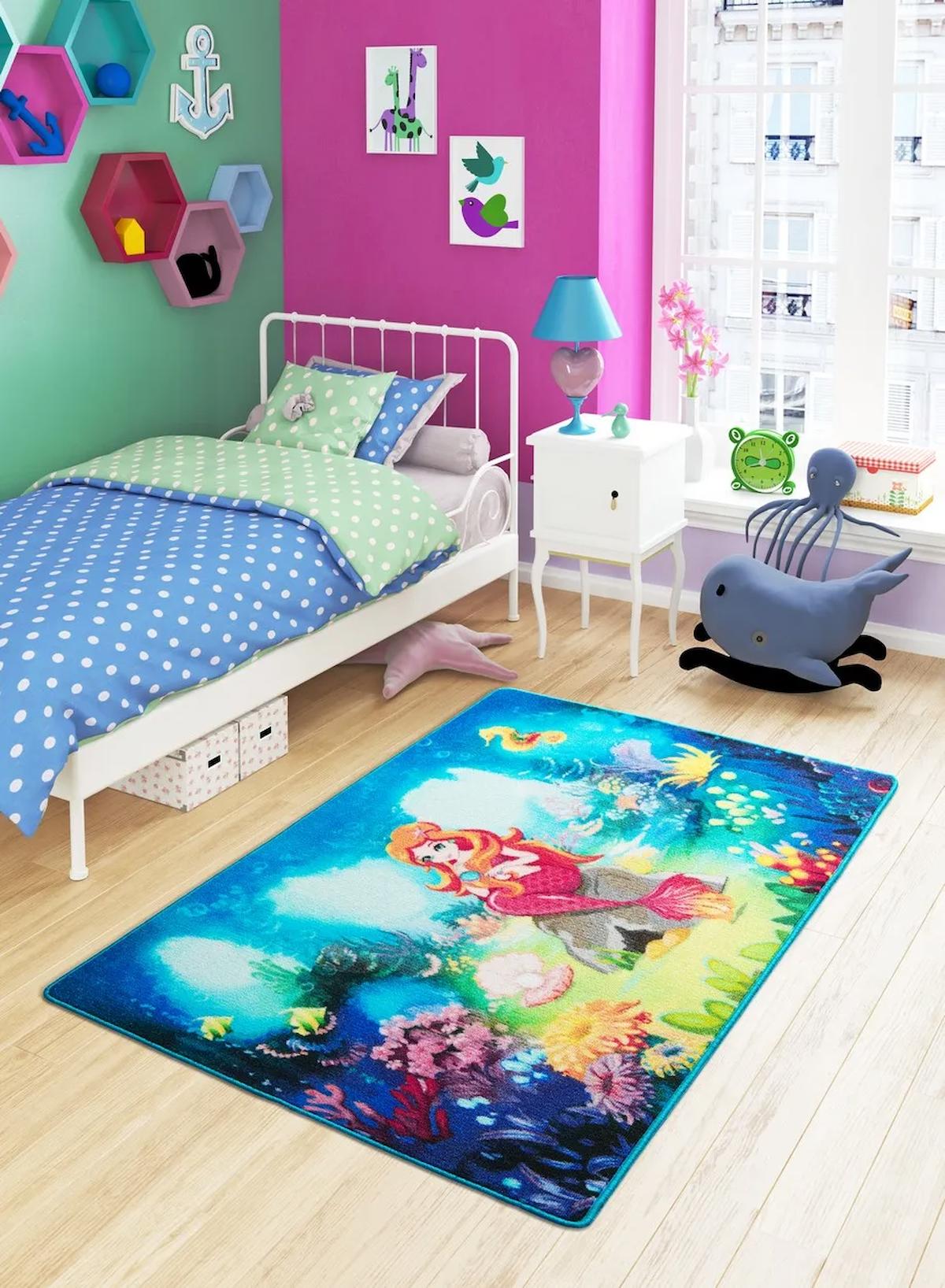 Confetti Mermaid Mavi 6 mm Yıkanabilir İnce Kaymaz Lateks Taban Dikdörtgen Makine Dokuma Çocuk Odası Halısı 120x200 cm