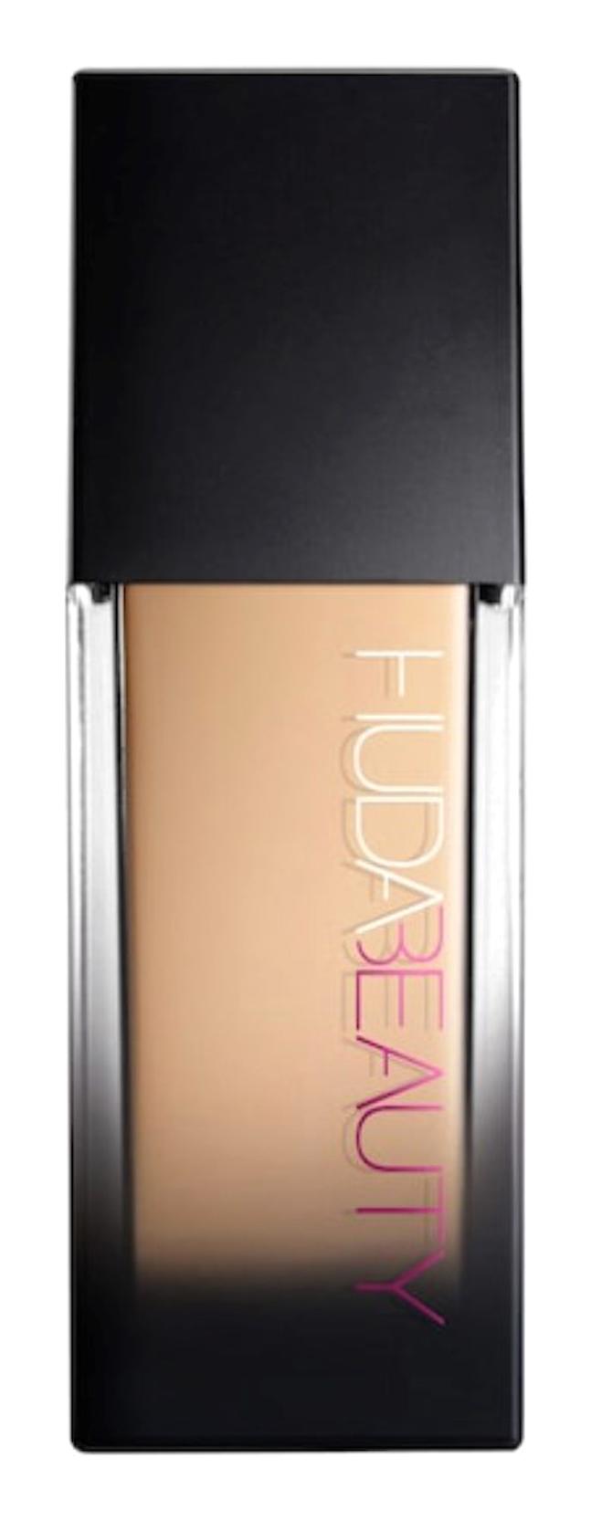 Huda Beauty Faux Filter Luminous Matte Su Bazlı Vegan Likit Tüp Fondöten 35 ml 240N Toasted Coconut