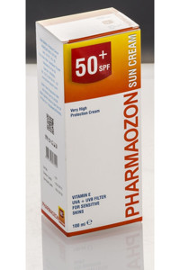 Pharmaozon 50 Faktör Tüm Ciltler İçin Nemlendirici Suya Dayanıklı Yüz Güneş Kremi 100 ml