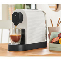 Tchibo Cafissimo Pure Plus 1250 W 800 ml Kapasiteli Espresso Kapsül Kahve Makinesi Beyaz