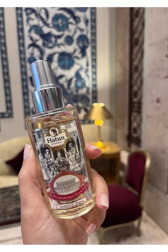 Hatun İstanbul Dolmabahçe Palace Aromatik Hyalüronik Asit Nemlendiricili Unisex Vücut Spreyi 125 ml