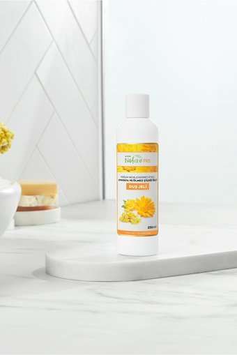 Avon Nature Pro Aynısefa Ölmez Çiçeği Aromalı Nemlendirici Duş Jeli 250 ml