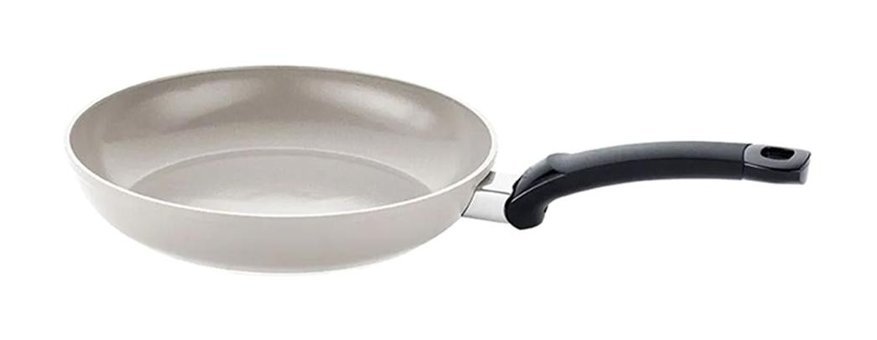 Fissler Ceratal Classic Plastik Saplı Alüminyum 26 cm Düz Tava Gri