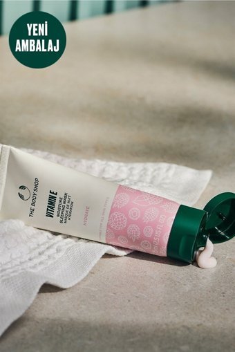 The Body Shop Vitamin E- Nemlendiricili Krem Yüz Maskesi